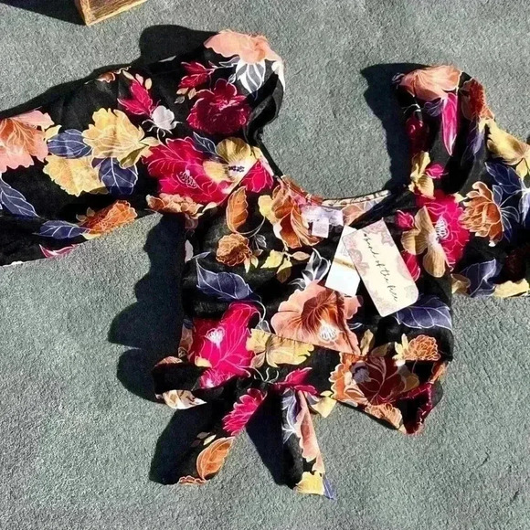 NEW Band Of Gypsies - SUPER CUTE BlackBerry crop top with ties! Band Of The Free - Picture 9 of 11